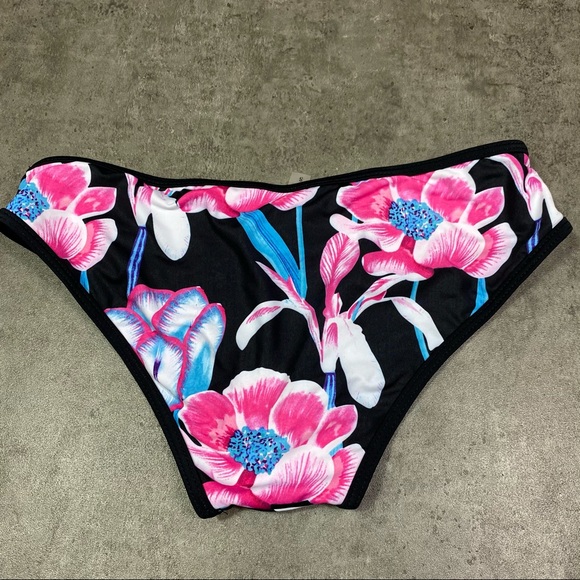 Cupshe Black Floral Bikini Bottoms - Picture 3 of 3